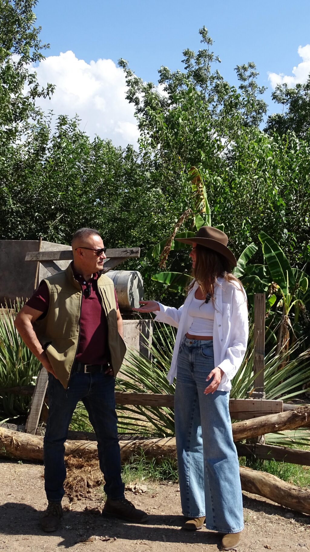 Instagram post from acronimo.spirits. This post is in position 8.