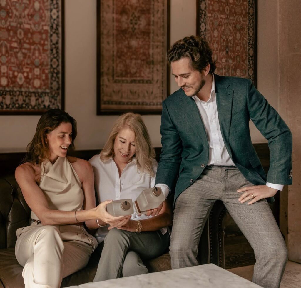 Instagram post from acronimo.spirits. This post is in position 3.